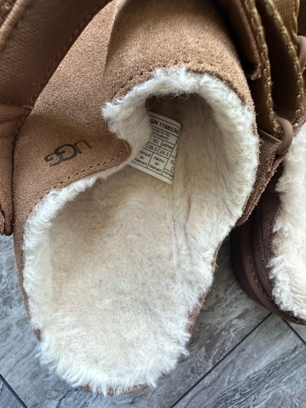 UGG Women's Goldenstar Clogs 7.5 - Picture 3 of 9